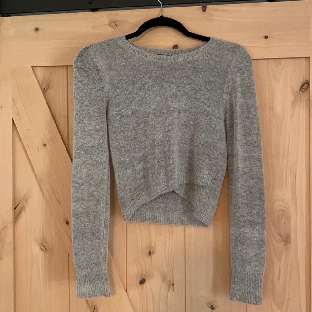 Super soft and cute cropped long sleeve.